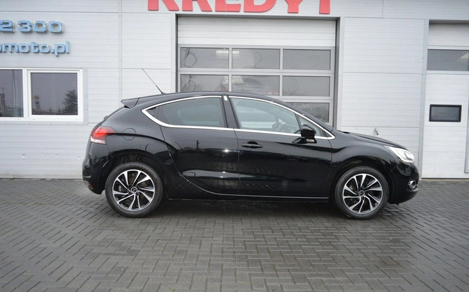 Citroen DS4 cena 46900 przebieg: 104000, rok produkcji 2017 z Hrubieszów małe 704